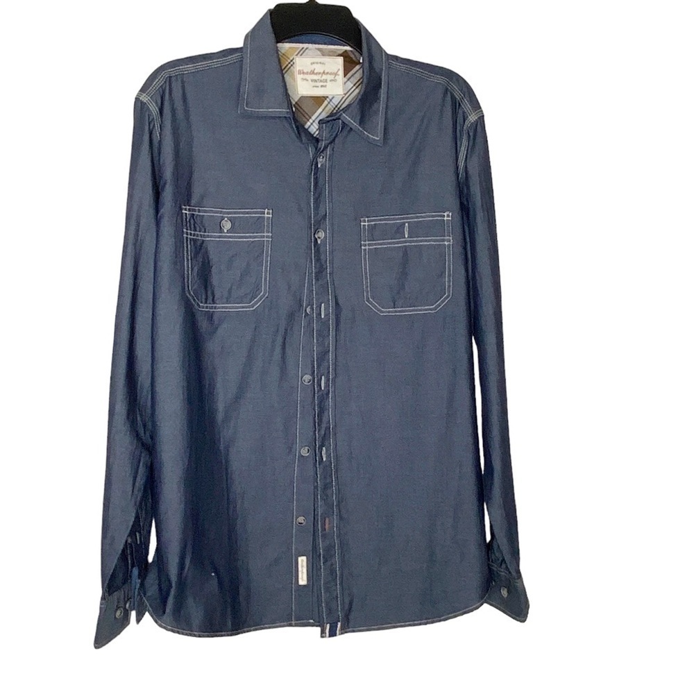 WEATHERPROOF vintage blue buttoned down shirt. Size M